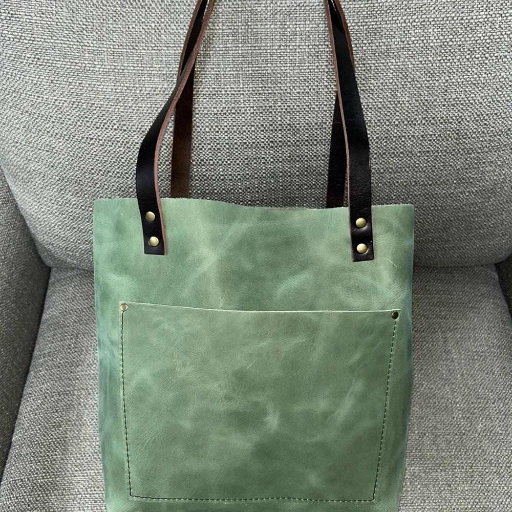 PLG Medium Classic Tote- Cucumber